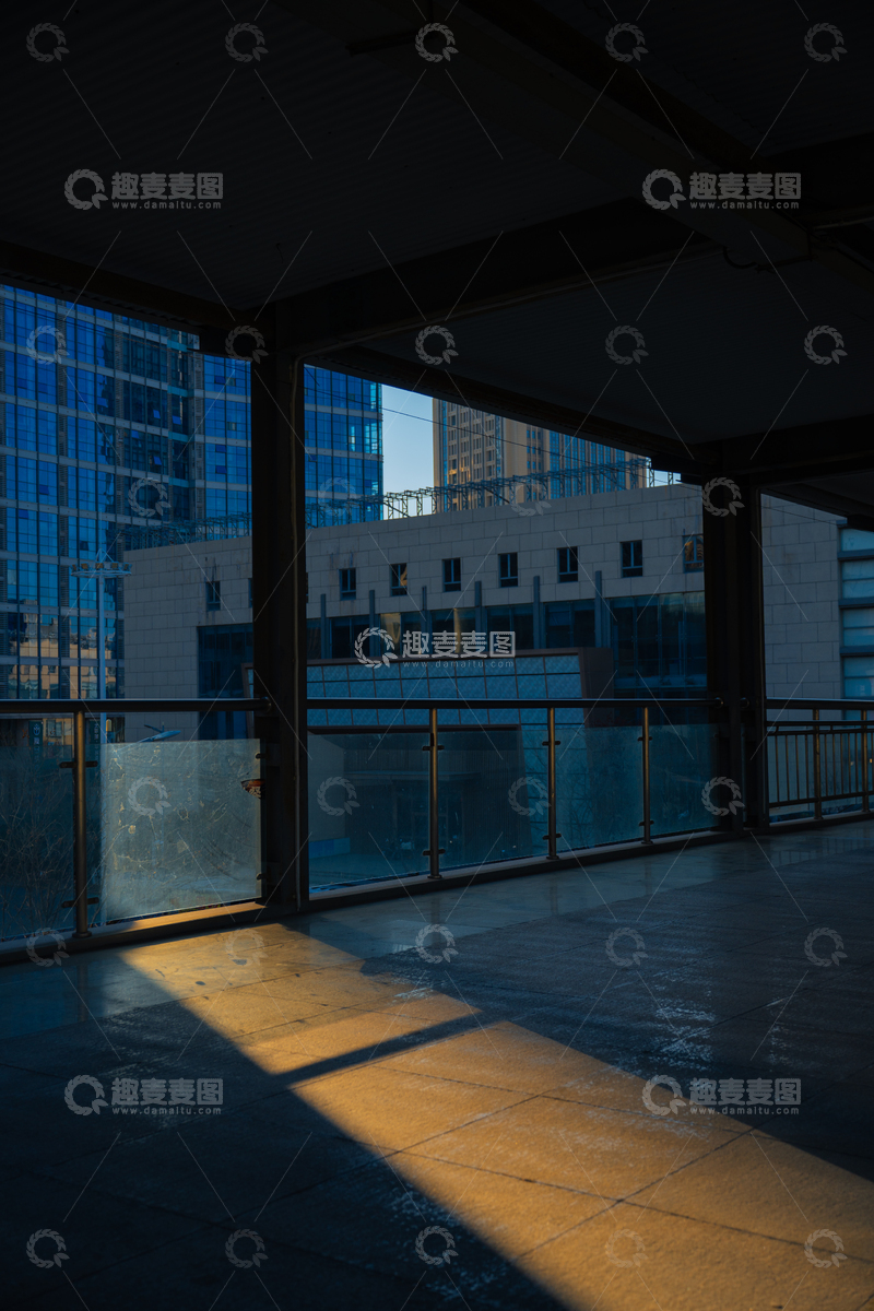 高清大图下载【趣麦麦图】城市光影走廊摄影