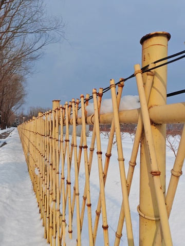 冬日竹篱雪景围栏