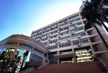 现代建筑阳光明媚摄影图片