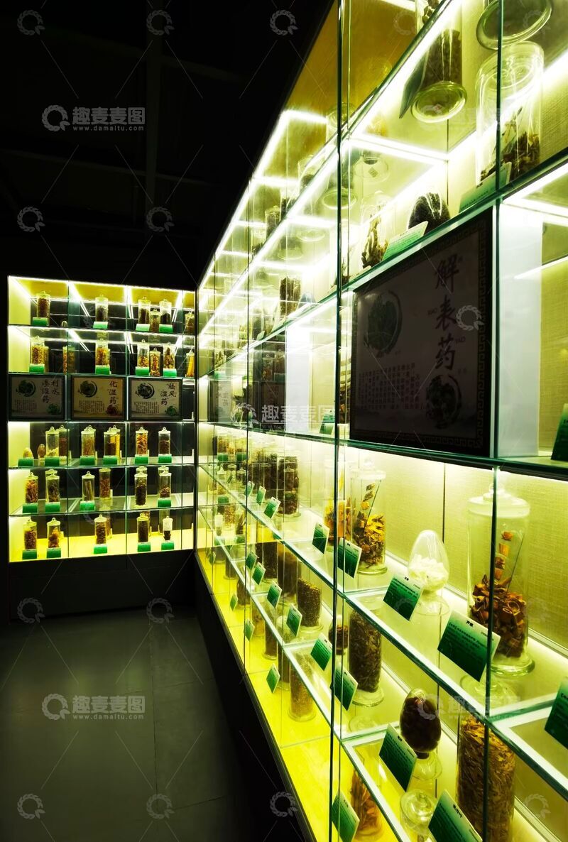 高清大图下载【趣麦麦图】中药展柜展示中药材和药剂