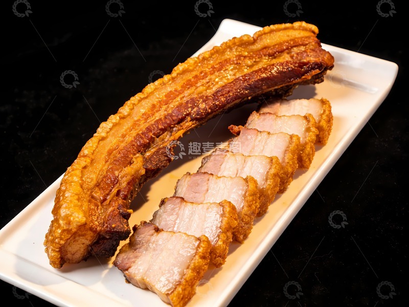高清大图下载【趣麦麦图】烤全猪脆皮五花肉