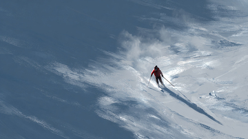 雪山滑雪高手挑战极限