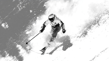 滑雪者黑白动感瞬间