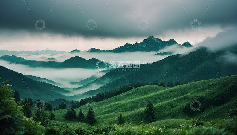 高清大图下载【趣麦麦图】大雾萦绕的大山