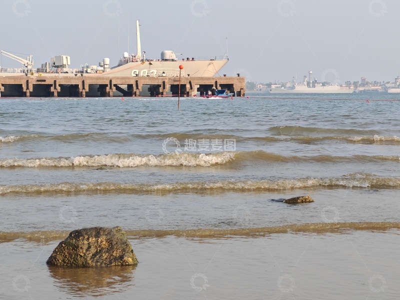 高清大图下载【趣麦麦图】海边军舰风景写实摄影图片