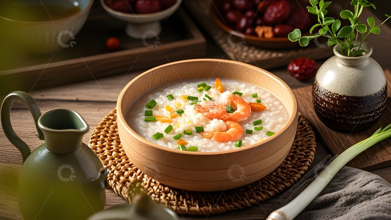 高清大图下载【趣麦麦图】绿色植物背景衬托的健康海鲜粥