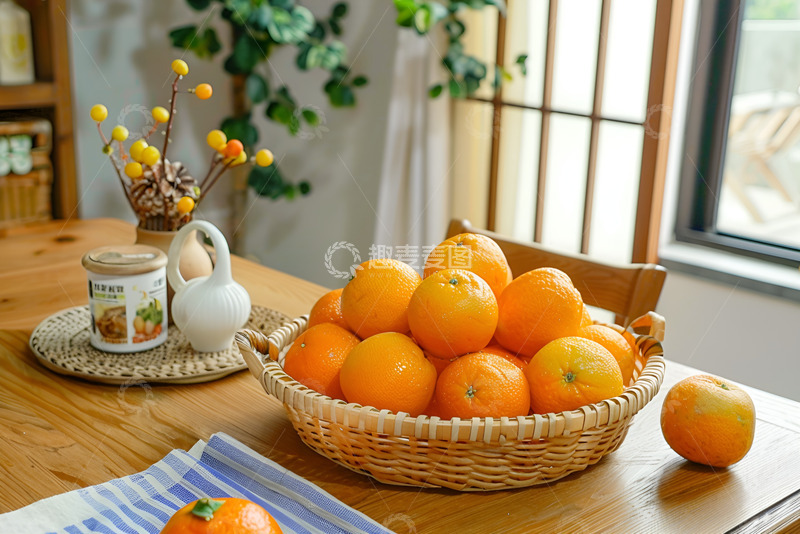 高清大图下载【趣麦麦图】放在桌面的一篮子橙子