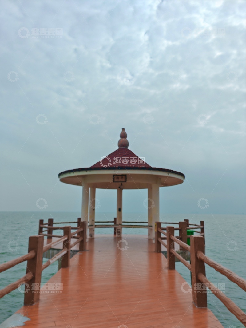 高清大图下载【趣麦麦图】海边凉亭观景台
