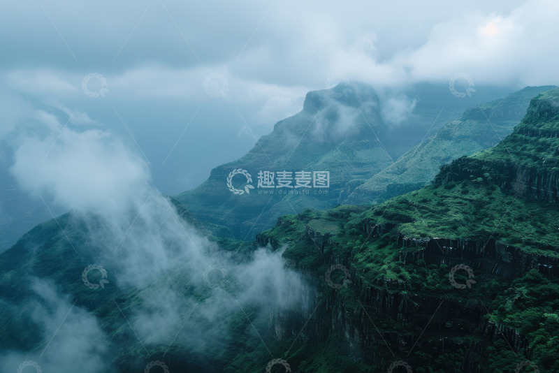 高清大图下载【趣麦麦图】云雾山林绿色山石