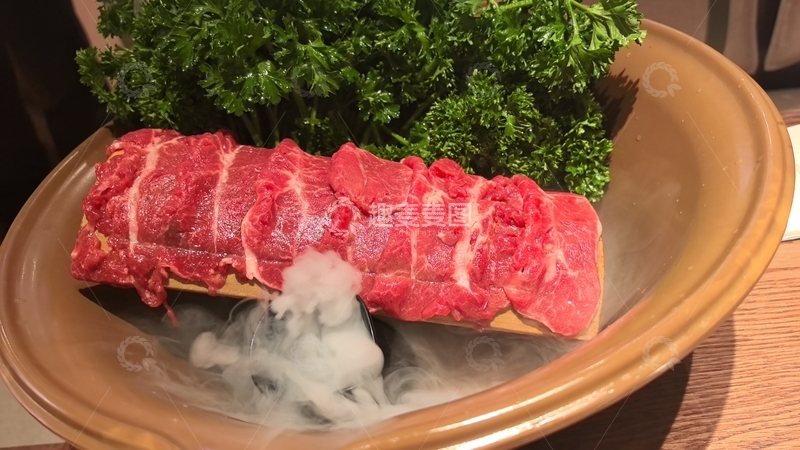 高清大图下载【趣麦麦图】烤肉美食盘装展示