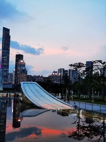都市夜景桥梁倒影