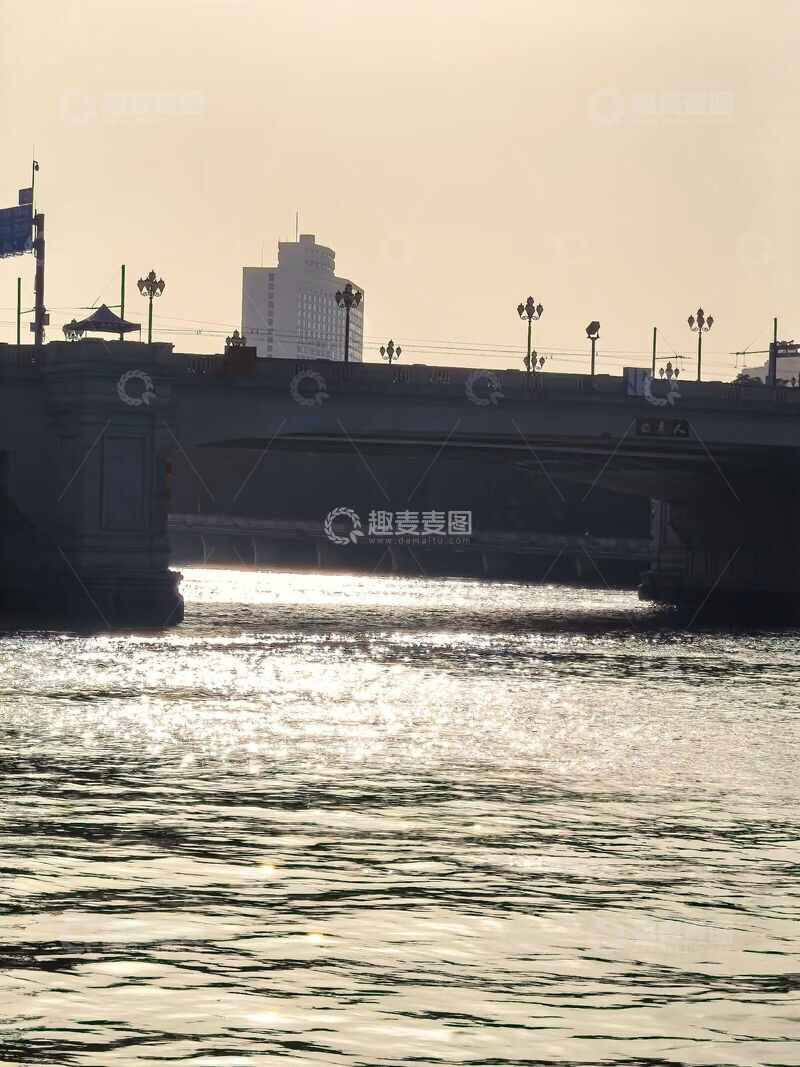 高清大图下载【趣麦麦图】夕阳桥影水波光