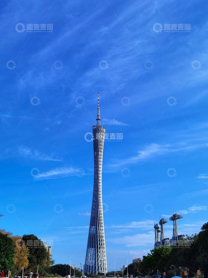 高清大图下载【趣麦麦图】蓝天映衬广州塔