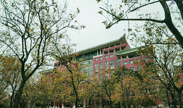 秋日校园建筑风光摄影