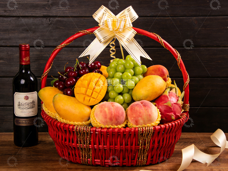 高清大图下载【趣麦麦图】精美水果篮配红酒礼品照