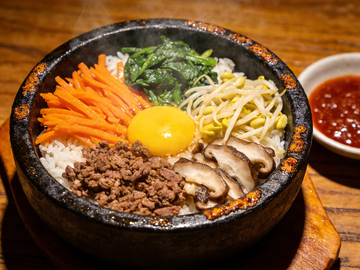 韩式石锅拌饭美食摄影1
