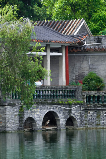 古典石桥亭台水景