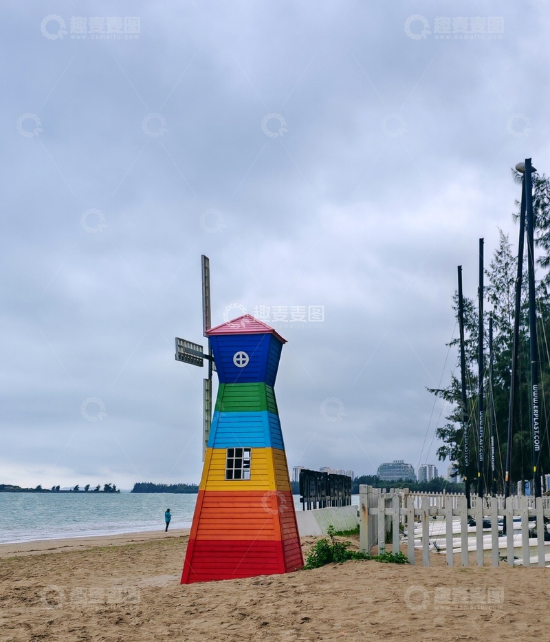 高清大图下载【趣麦麦图】沙滩彩虹灯塔风景摄影