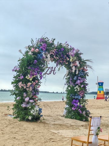 海滩婚礼花拱装饰