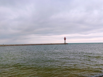 灯塔海天一色码头风光摄影图片