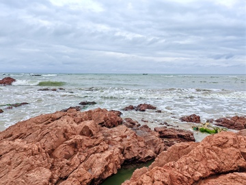 海岸岩石波涛景观