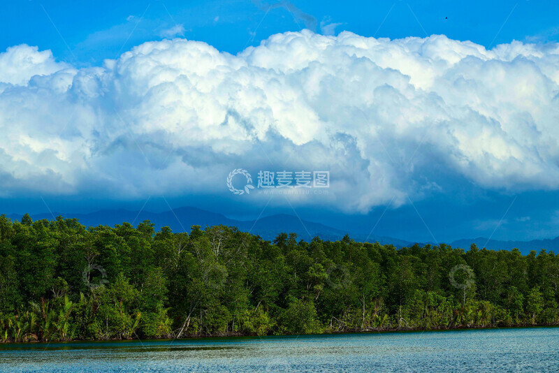 高清大图下载【趣麦麦图】湖光山色云飘然
