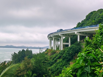 海岸线高架桥风光