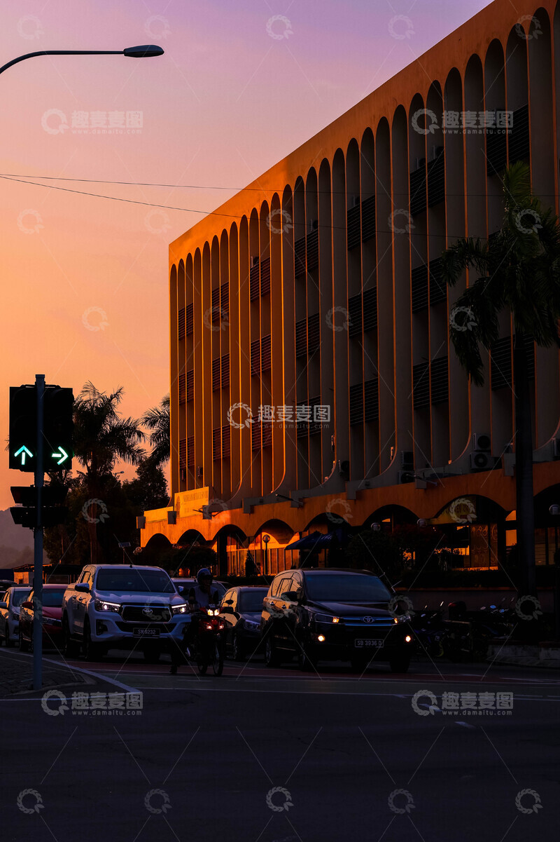高清大图下载【趣麦麦图】黄昏城市街景建筑摄影