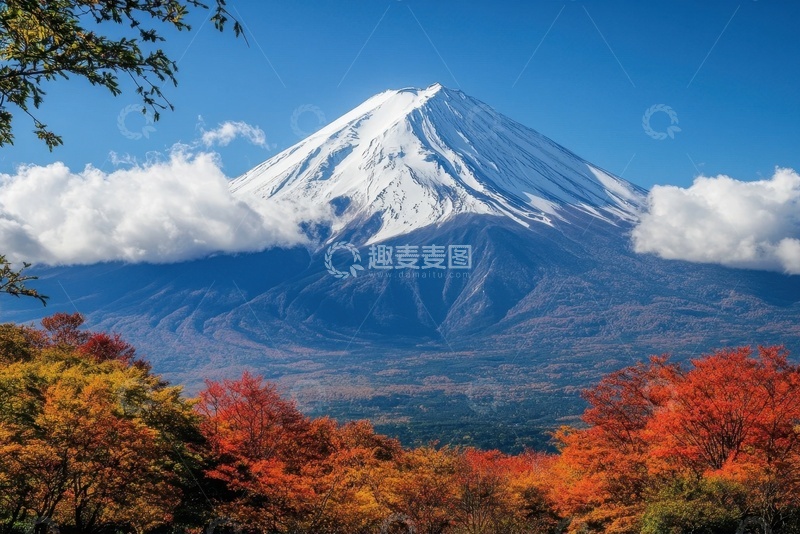 高清大图下载【趣麦麦图】秋季山林雪山自然美景