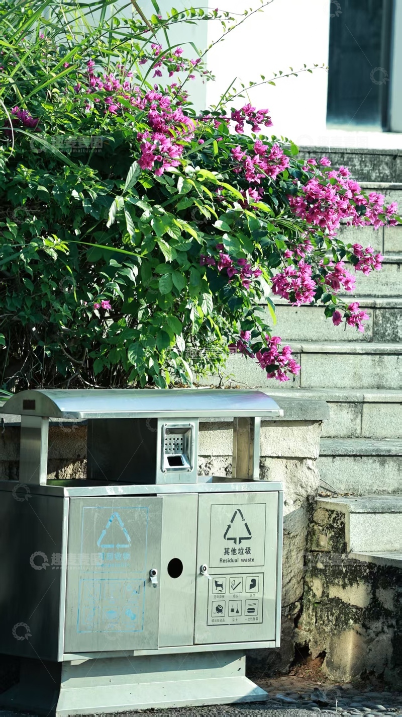 高清大图下载【趣麦麦图】城市绿化垃圾桶景观
