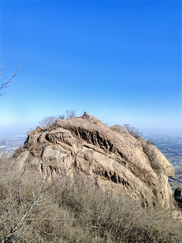 山峰岩石蓝天景观