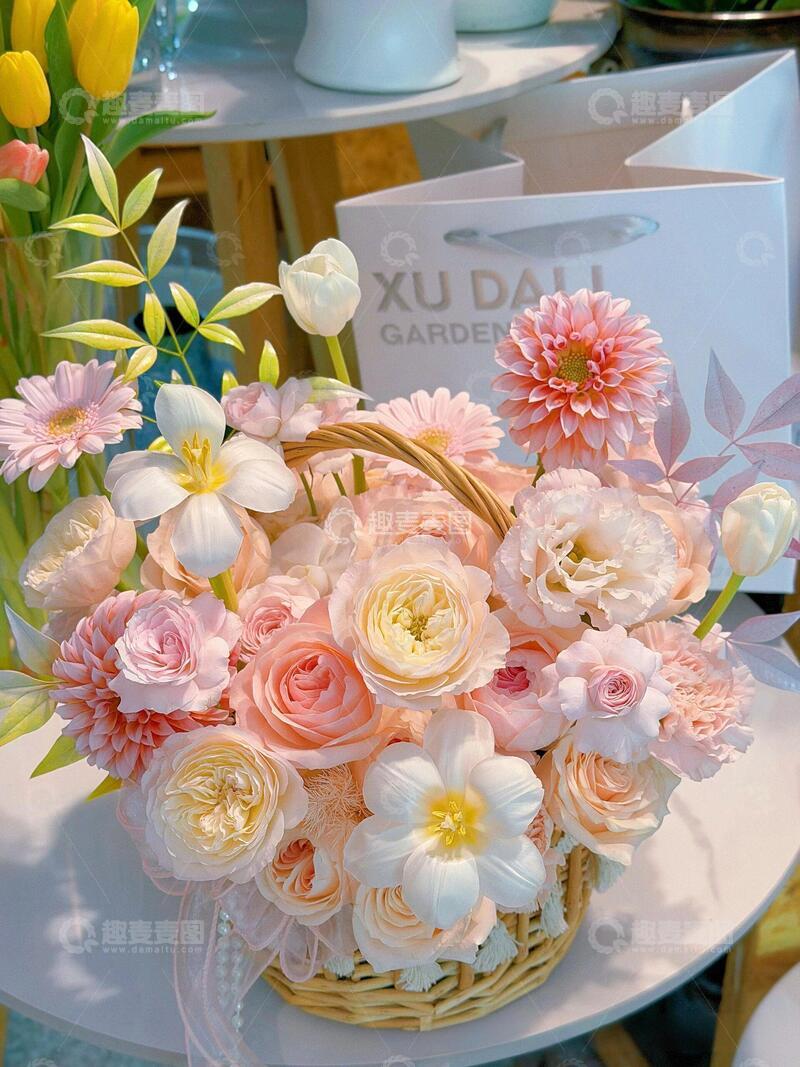 高清大图下载【趣麦麦图】治愈系粉色系鲜花壁纸ins风7