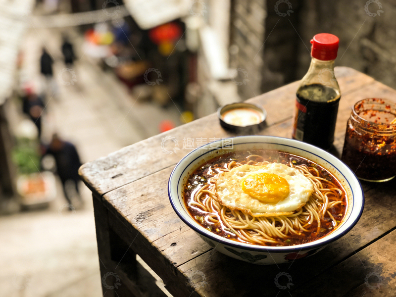 高清大图下载【趣麦麦图】古镇街边一碗面
