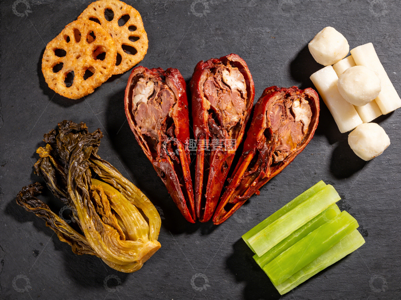 高清大图下载【趣麦麦图】麻辣小龙虾配菜拼盘