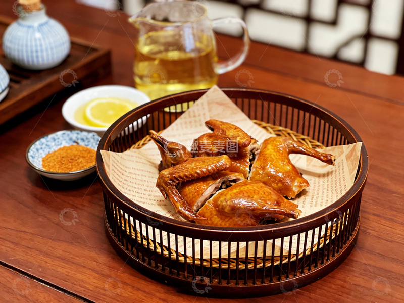 高清大图下载【趣麦麦图】中式美食烤乳鸽