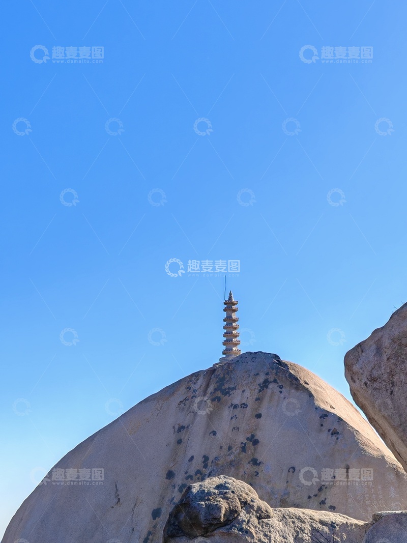 高清大图下载【趣麦麦图】山石塔影蓝天景