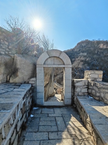 长城古石拱门冬日风光