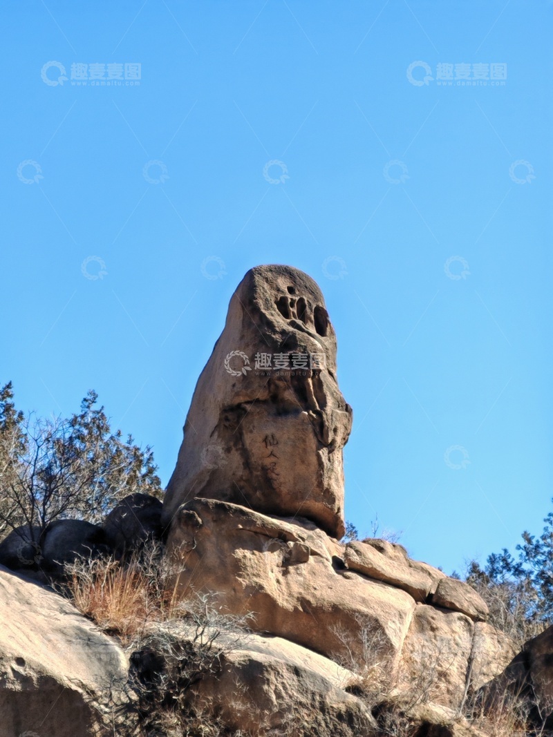 高清大图下载【趣麦麦图】奇石怪岩蓝天景