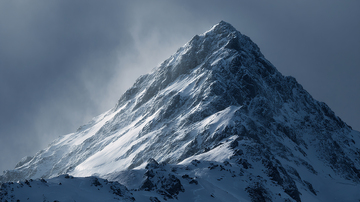 冰封巍峨之巅的终极审判