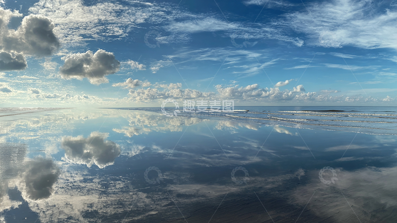 高清大图下载【趣麦麦图】天空之镜：云影倒映海面