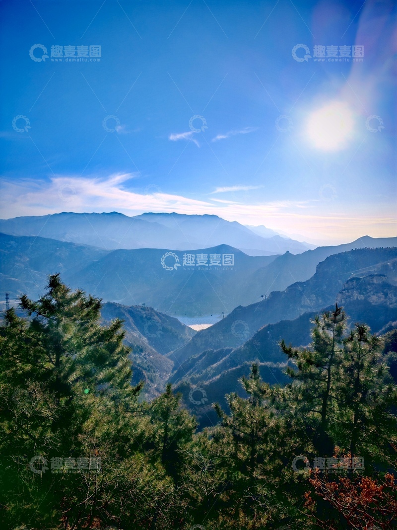 高清大图下载【趣麦麦图】群山叠翠阳光照耀