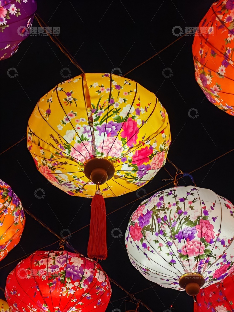 高清大图下载【趣麦麦图】五彩纸灯笼节庆装饰