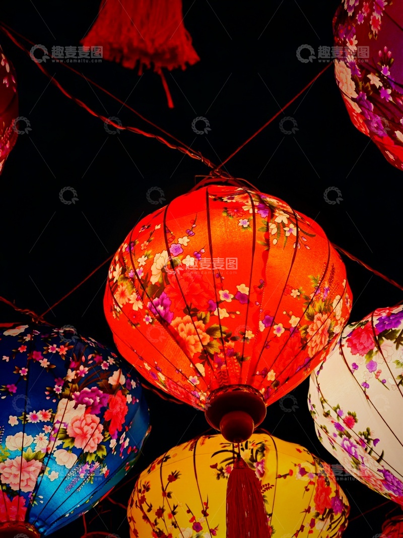 高清大图下载【趣麦麦图】彩色花灯节庆装饰摄影