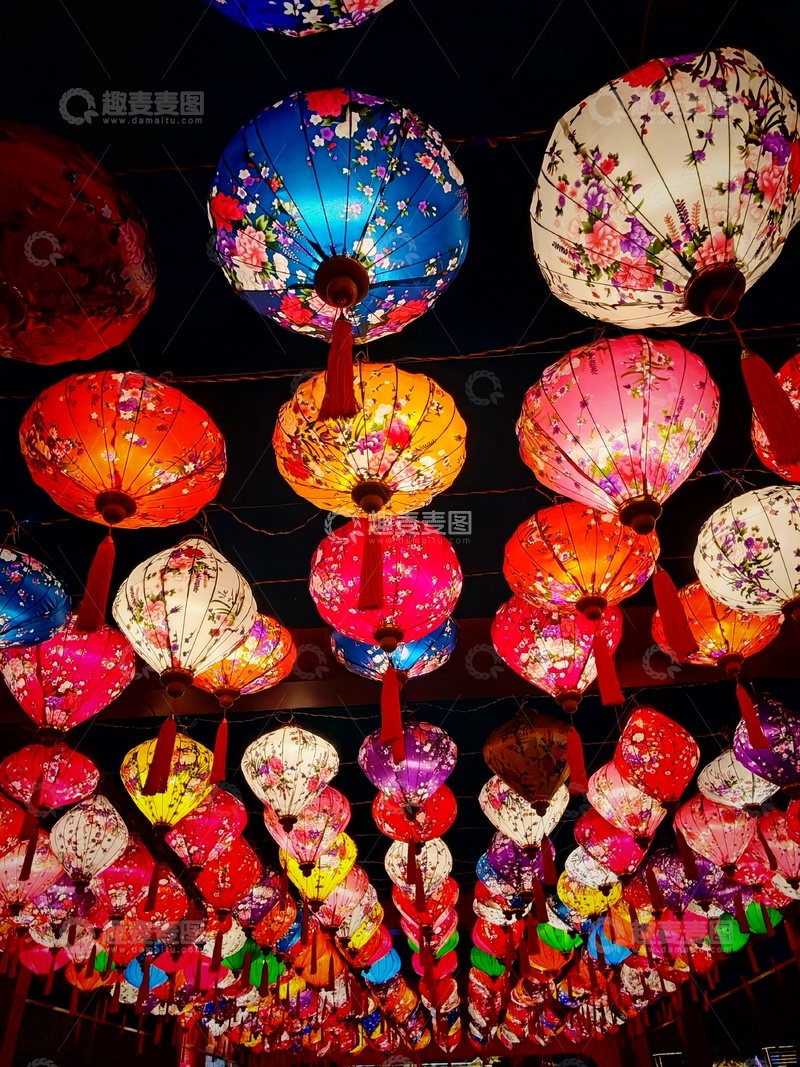 高清大图下载【趣麦麦图】五彩灯笼节庆装饰