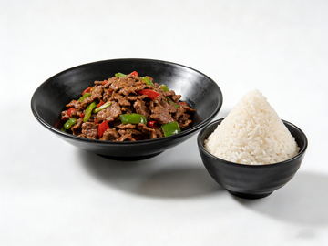 中式美食青椒牛肉饭