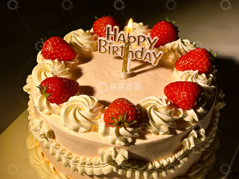 高清大图下载【趣麦麦图】草莓生日蛋糕美食摄影图片