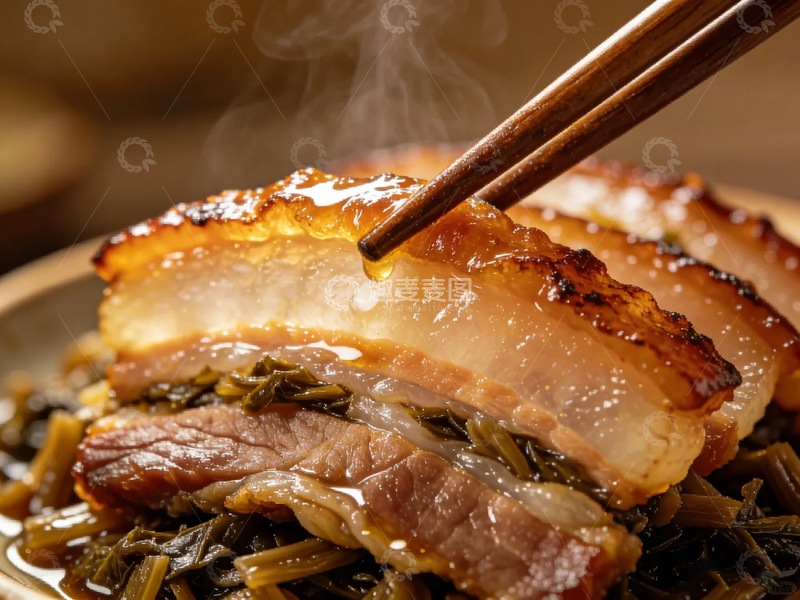 高清大图下载【趣麦麦图】中式烤肉配咸菜特写摄影图