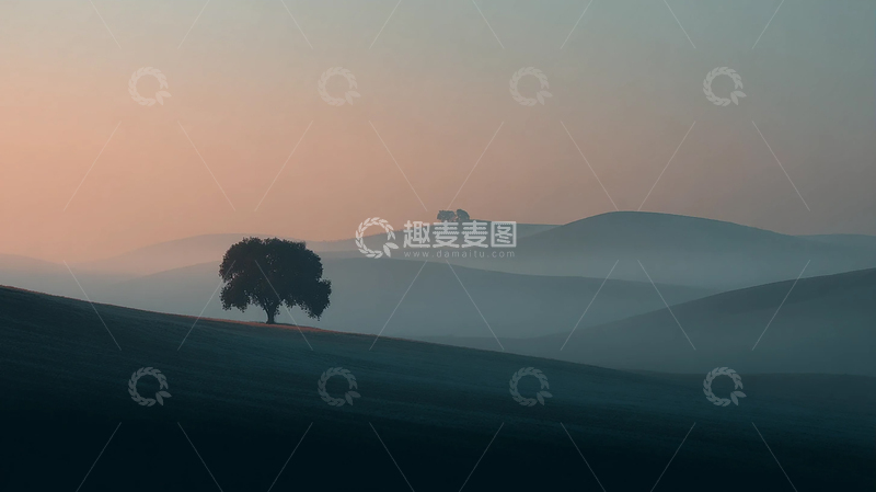 高清大图下载【趣麦麦图】迷雾山丘背后孤树传说