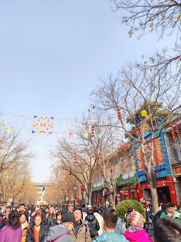 春节热闹街道人群装饰