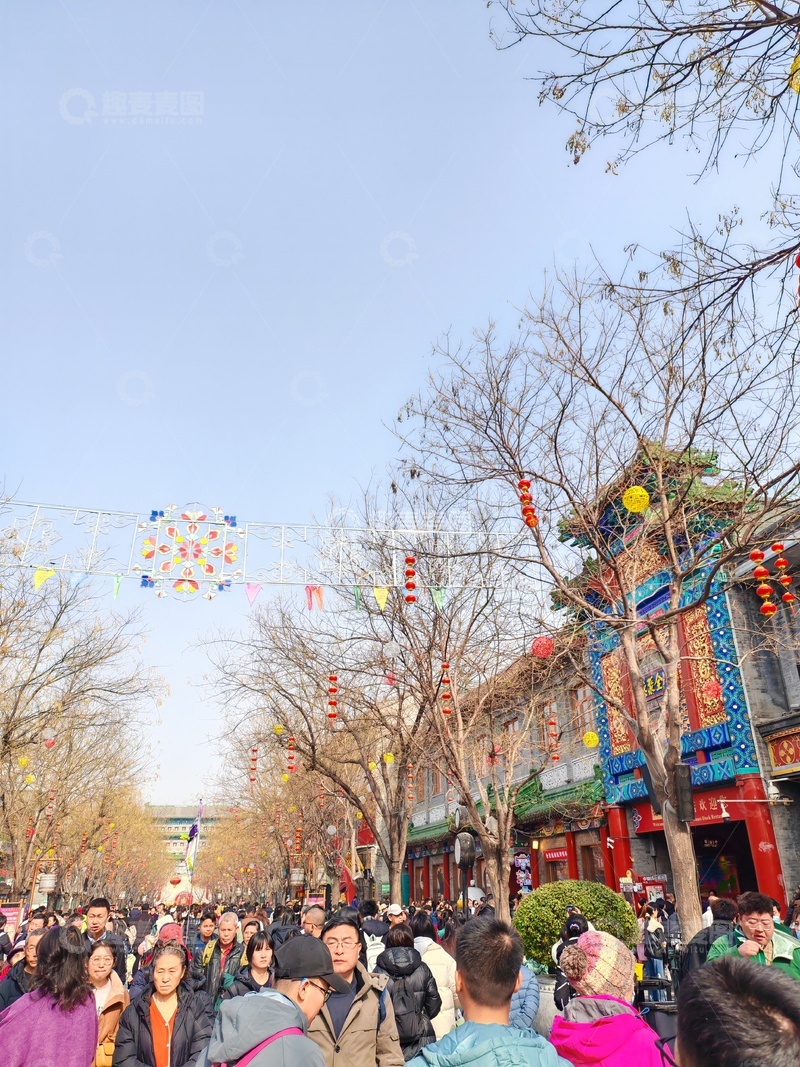 高清大图下载【趣麦麦图】春节热闹街道人群装饰